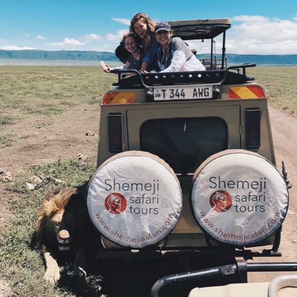 Meet your Posher, Alexia - Picture 1 of 2